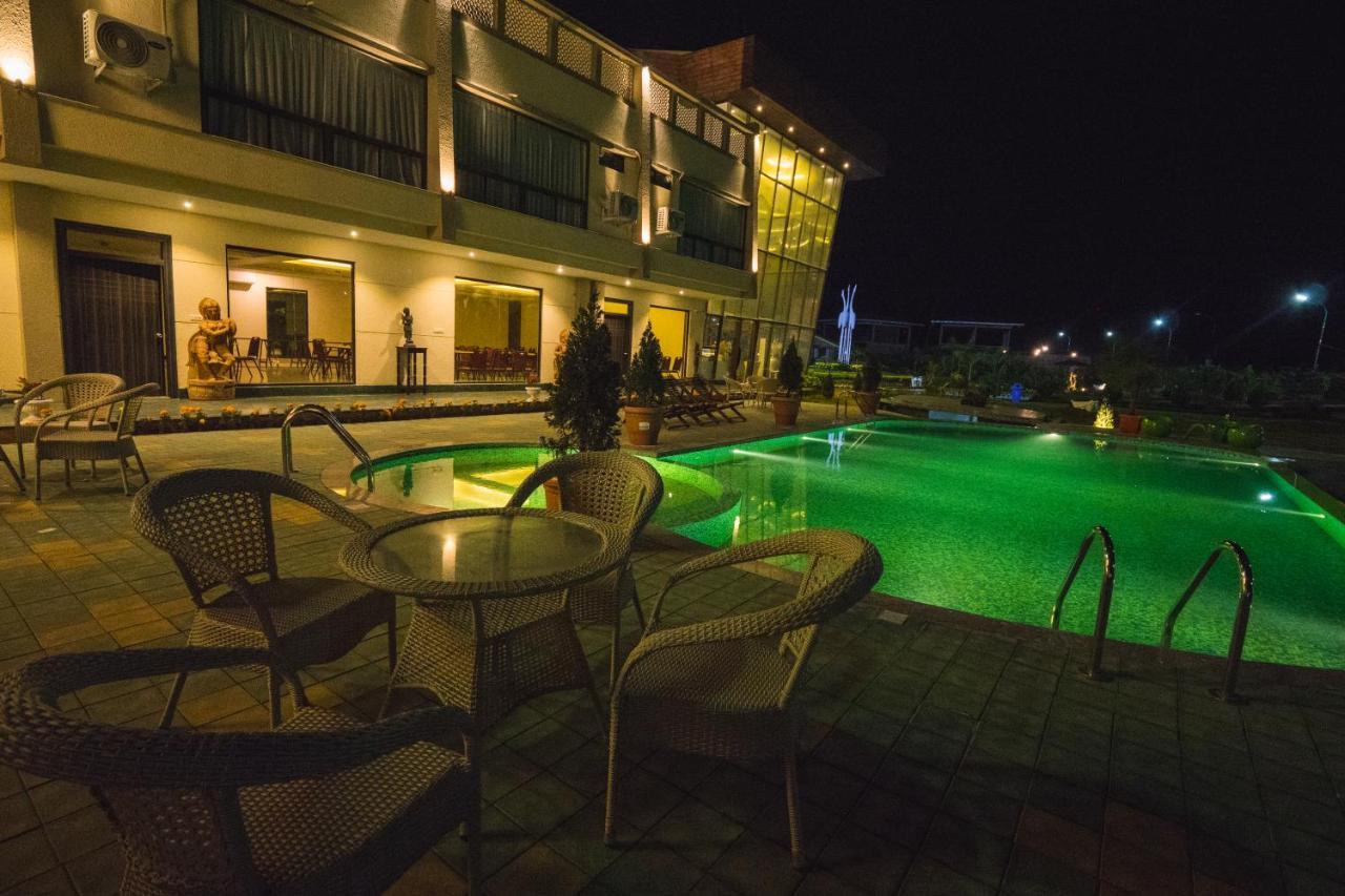 La Vita Nuova Resort Shaugaon Dış mekan fotoğraf